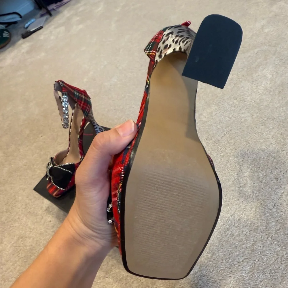 Betsy Johnson plaid print with Black Bow Heels - Picture 5 of 5